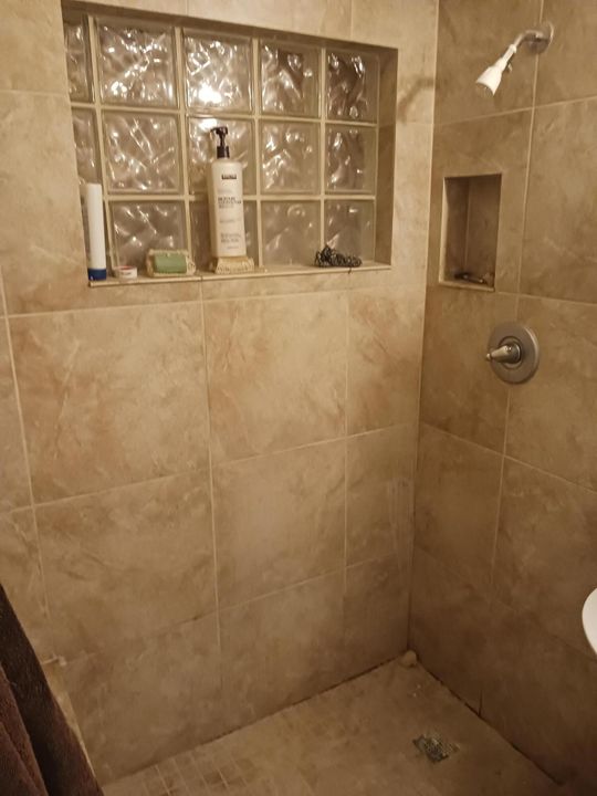 Active With Contract: $400,000 (3 beds, 2 baths, 1008 Square Feet)