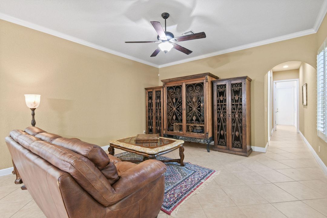 Activo con contrato: $1,295,000 (5 camas, 4 baños, 3618 Pies cuadrados)