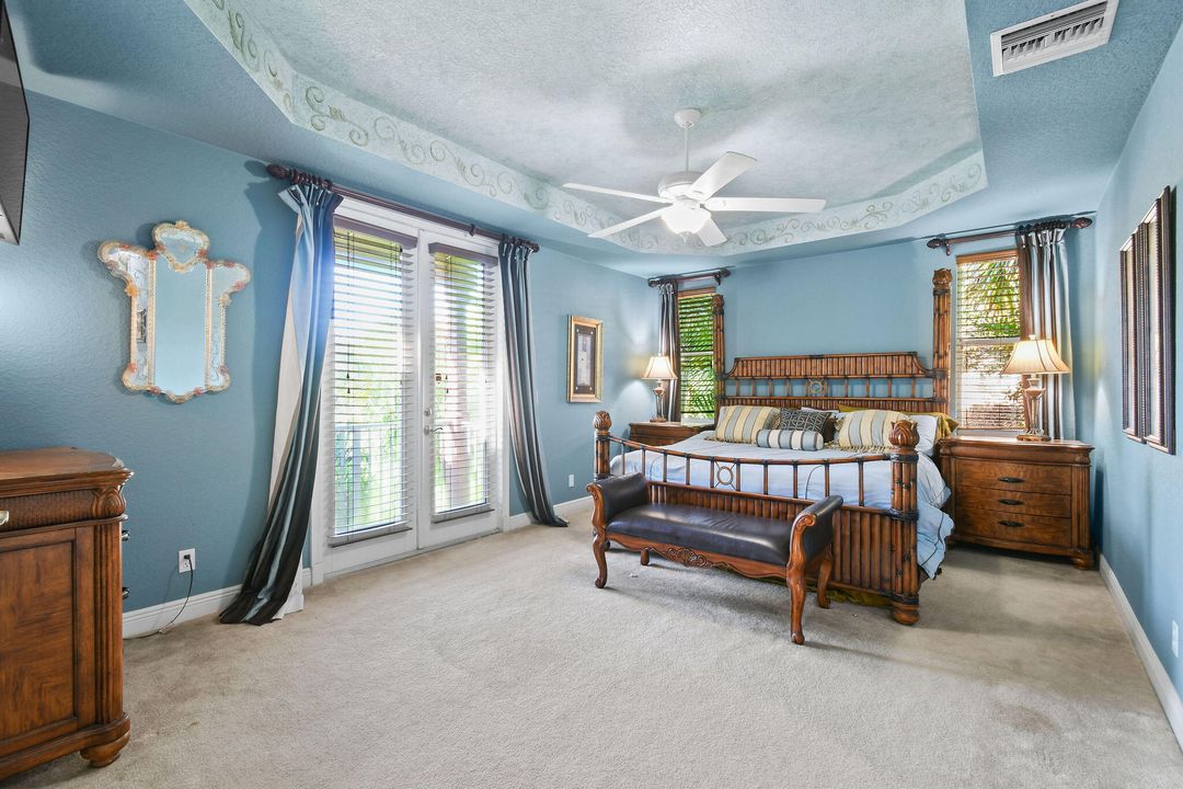 Activo con contrato: $1,295,000 (5 camas, 4 baños, 3618 Pies cuadrados)