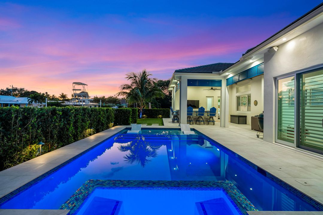 Active With Contract: $3,995,000 (4 beds, 3 baths, 3410 Square Feet)