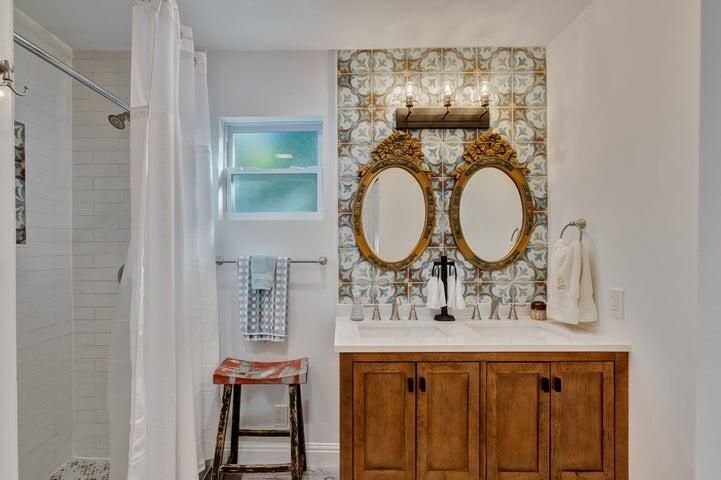 合同活跃: $690,000 (3 贝兹, 3 浴室, 1774 平方英尺)