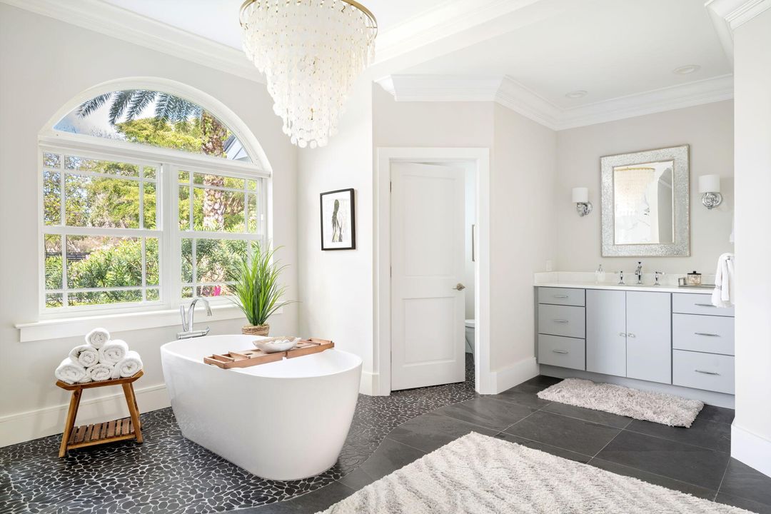 待售: $5,350,000 (4 贝兹, 4 浴室, 5532 平方英尺)