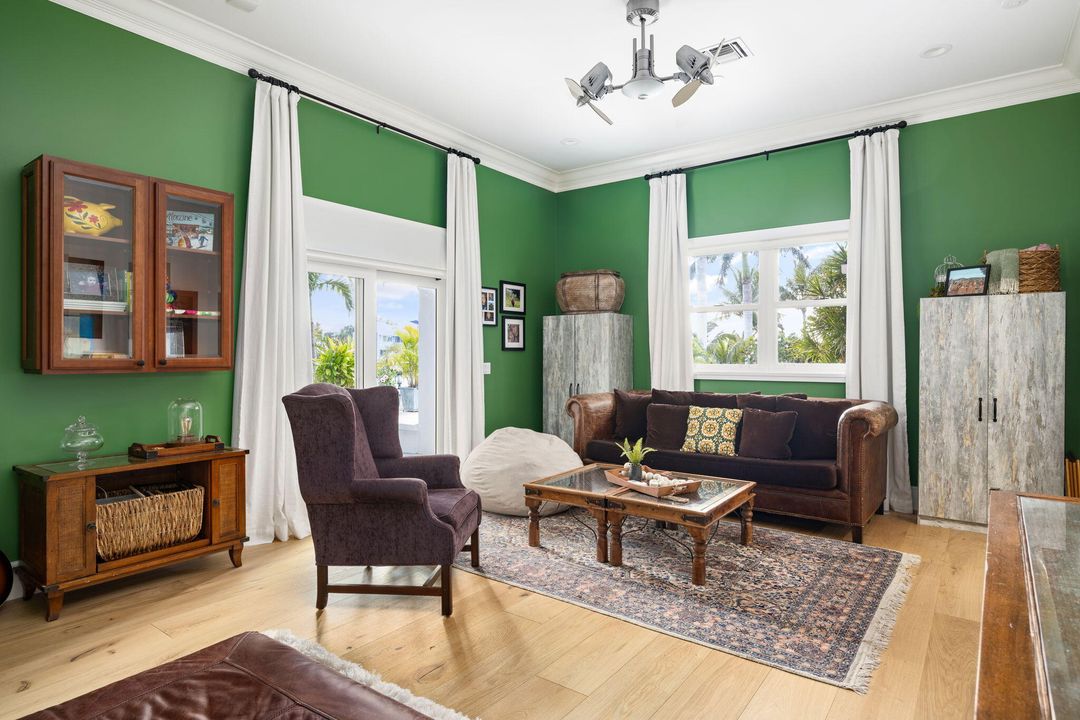 待售: $5,350,000 (4 贝兹, 4 浴室, 5532 平方英尺)