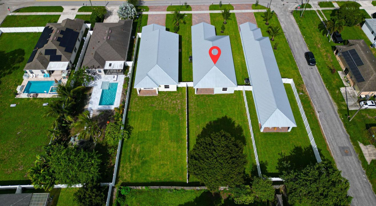 Activo con contrato: $749,000 (4 camas, 3 baños, 1947.5 Pies cuadrados)