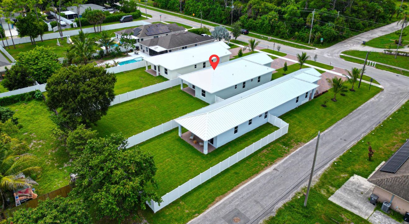 Activo con contrato: $749,000 (4 camas, 3 baños, 1947.5 Pies cuadrados)