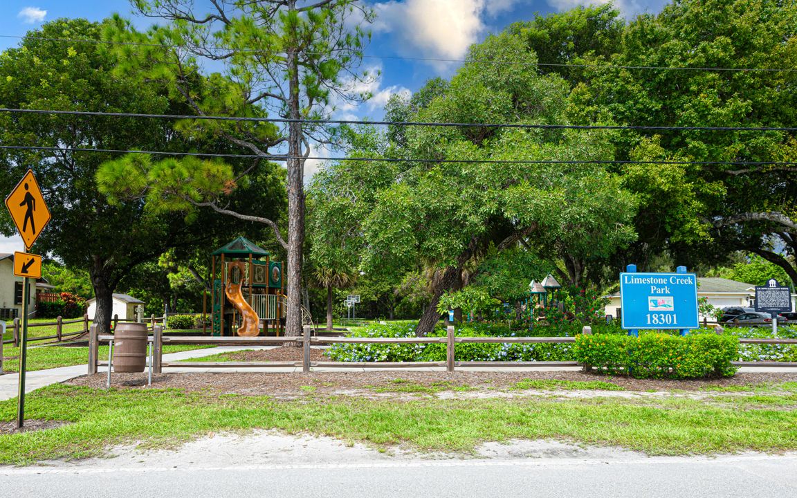 Activo con contrato: $749,000 (4 camas, 3 baños, 1947.5 Pies cuadrados)