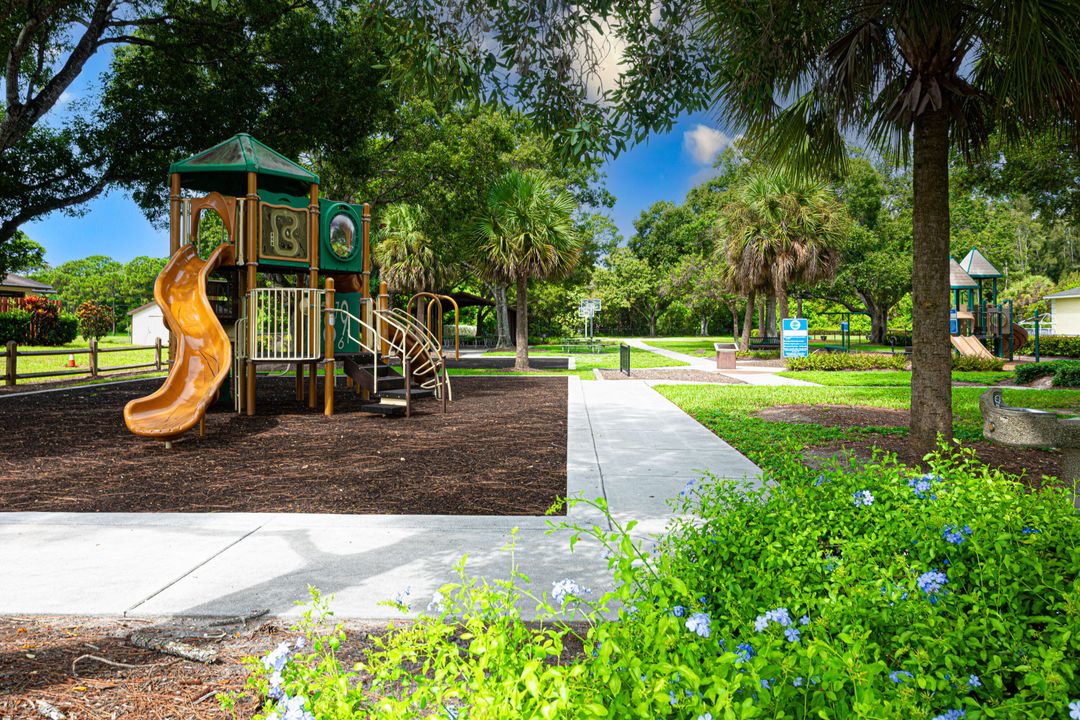 Activo con contrato: $749,000 (4 camas, 3 baños, 1947.5 Pies cuadrados)