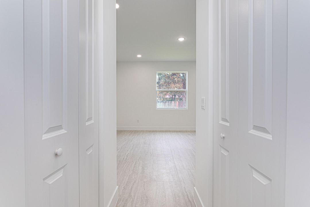 Activo con contrato: $749,000 (4 camas, 3 baños, 1947.5 Pies cuadrados)