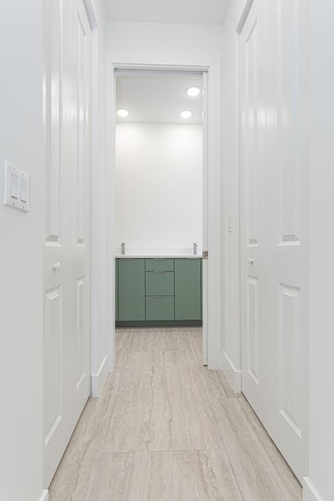 Activo con contrato: $749,000 (4 camas, 3 baños, 1947.5 Pies cuadrados)