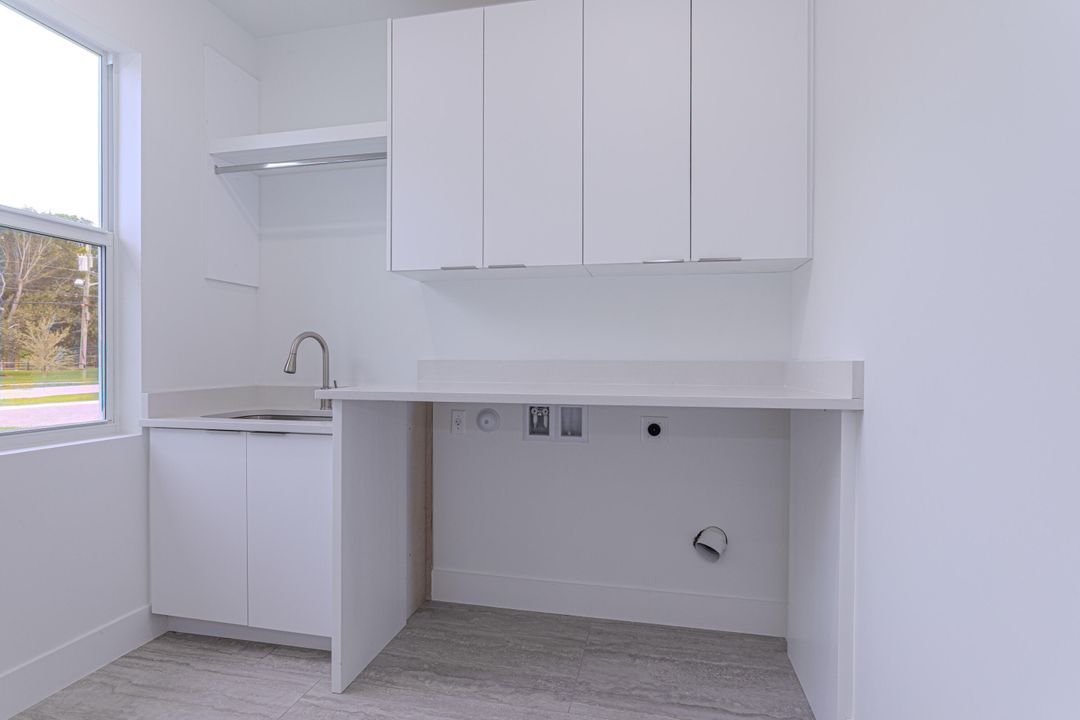 Activo con contrato: $749,000 (4 camas, 3 baños, 1947.5 Pies cuadrados)