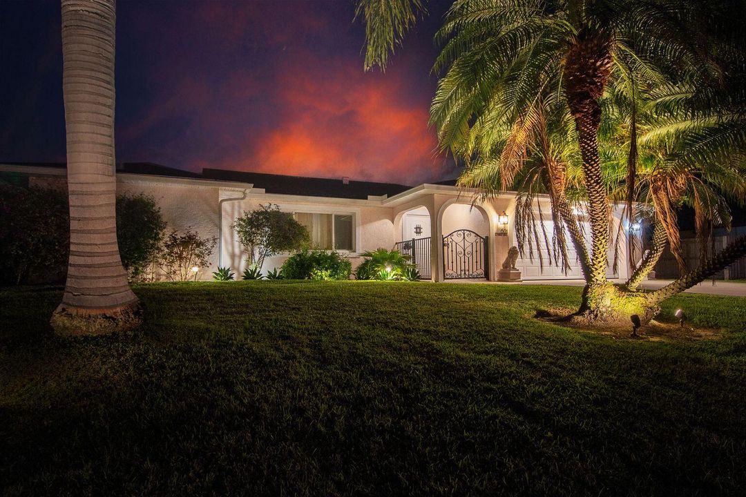 Под контрактом: $3,350 (3 спален, 2 ванн, 2210 Квадратных фут)