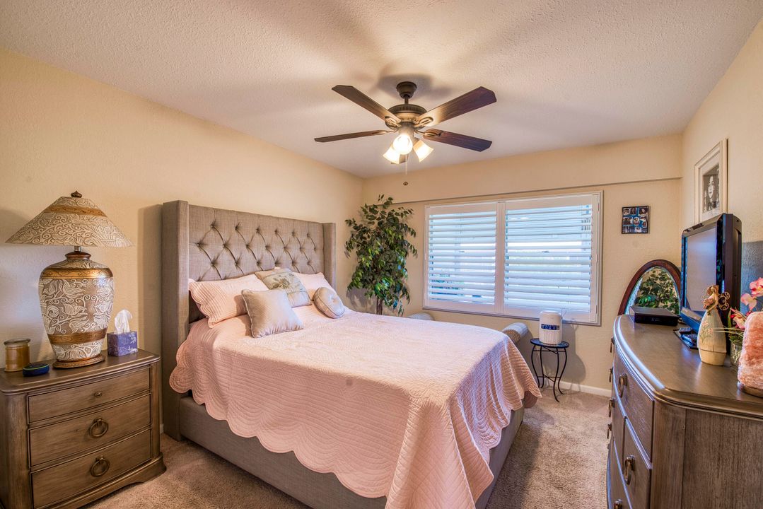 合同活跃: $115,000 (2 贝兹, 1 浴室, 835 平方英尺)