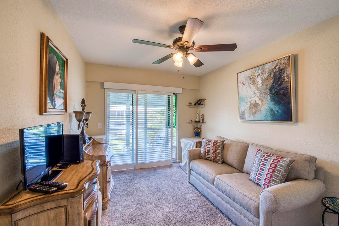 合同活跃: $115,000 (2 贝兹, 1 浴室, 835 平方英尺)