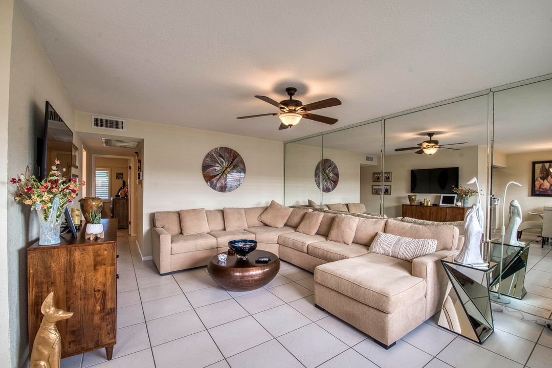 合同活跃: $115,000 (2 贝兹, 1 浴室, 835 平方英尺)