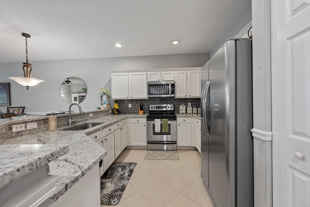 合同活跃: $395,000 (3 贝兹, 2 浴室, 1568 平方英尺)