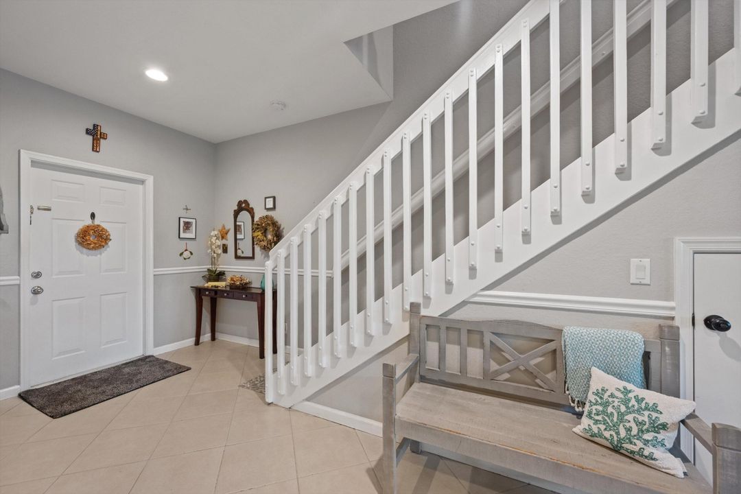 合同活跃: $395,000 (3 贝兹, 2 浴室, 1568 平方英尺)