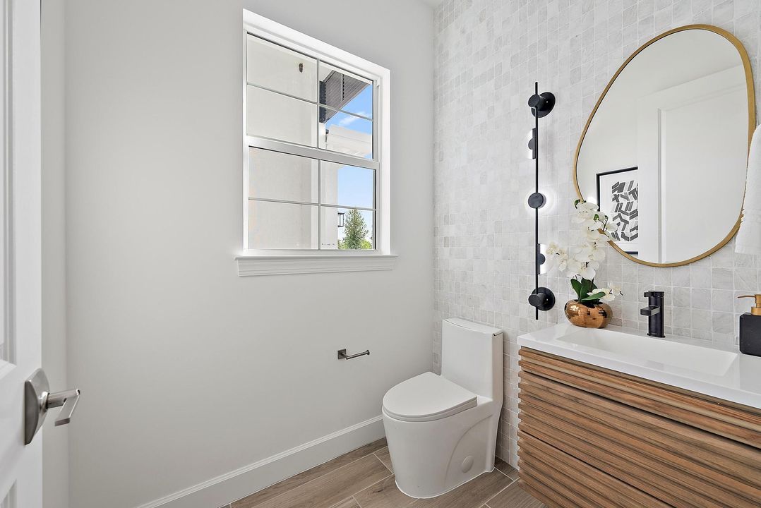 На продажу: $5,699,000 (6 спален, 6 ванн, 5762 Квадратных фут)