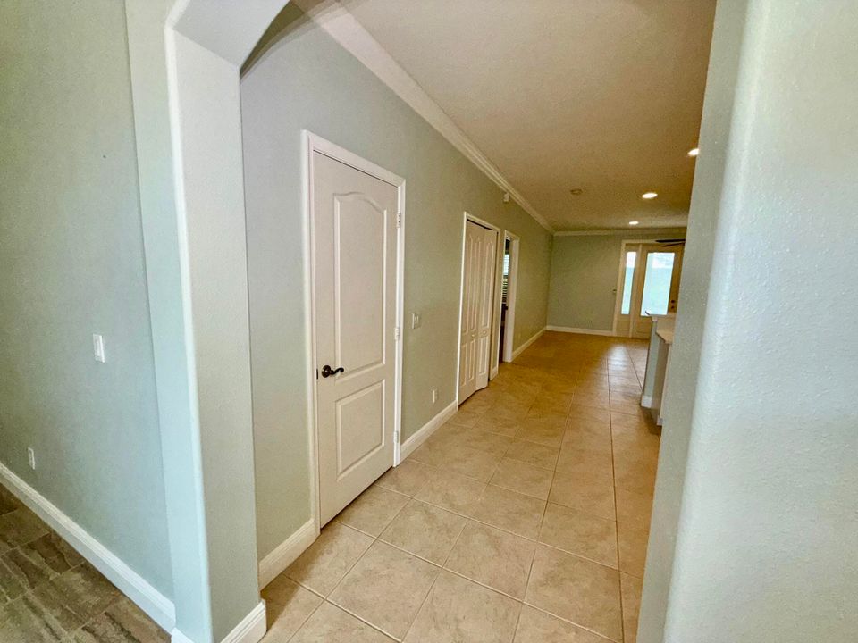 En Renta: $2,650 (4 camas, 2 baños, 2112 Pies cuadrados)