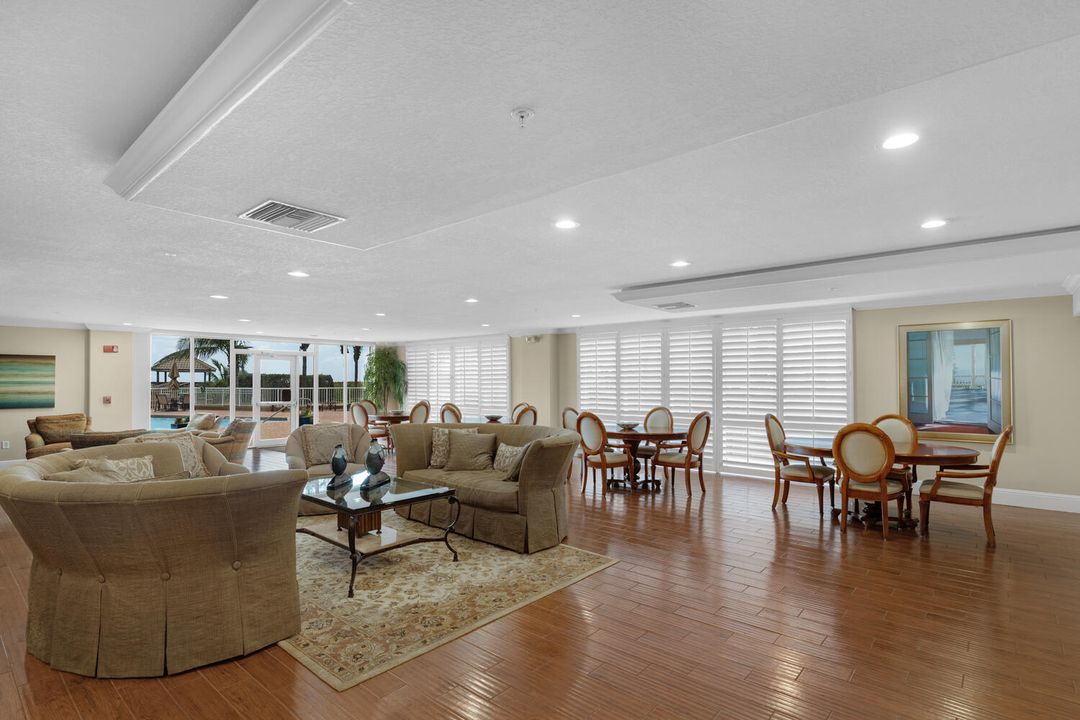 For Sale: $1,100,000 (3 beds, 2 baths, 2541 Square Feet)