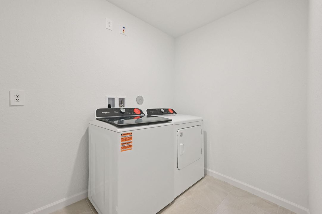 En Venta: $393,631 (3 camas, 2 baños, 1964 Pies cuadrados)