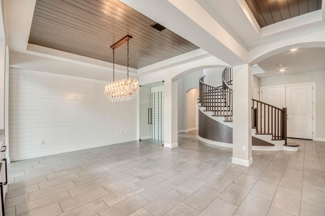 На продажу: $2,500,000 (5 спален, 5 ванн, 5103 Квадратных фут)