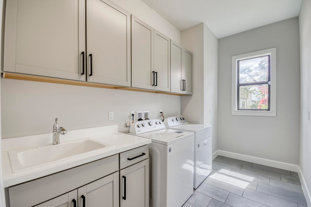 На продажу: $2,500,000 (5 спален, 5 ванн, 5103 Квадратных фут)