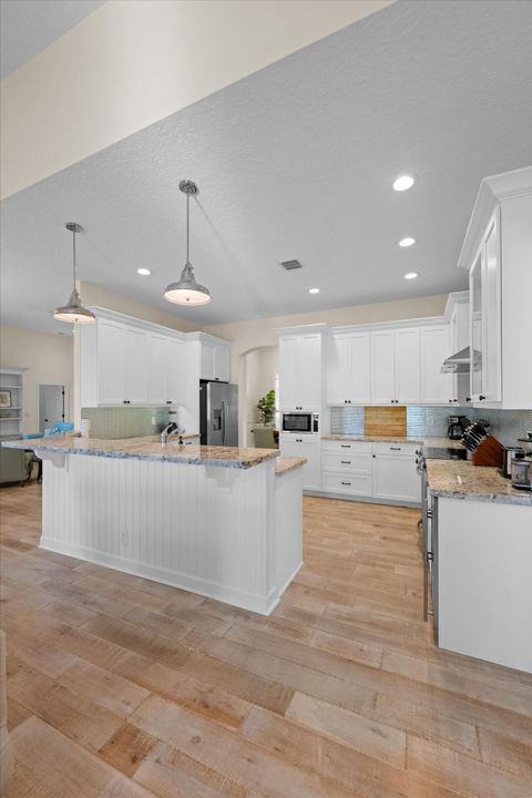 For Rent: $12,000 (3 beds, 2 baths, 2339 Square Feet)