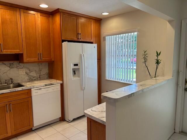 Activo con contrato: $165,000 (2 camas, 2 baños, 1000 Pies cuadrados)