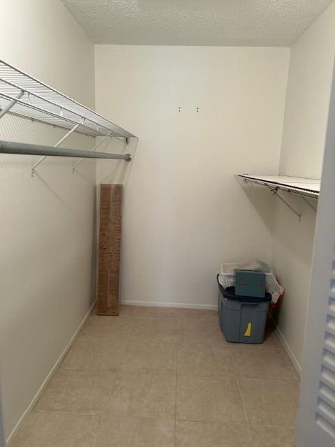 Activo con contrato: $165,000 (2 camas, 2 baños, 1000 Pies cuadrados)