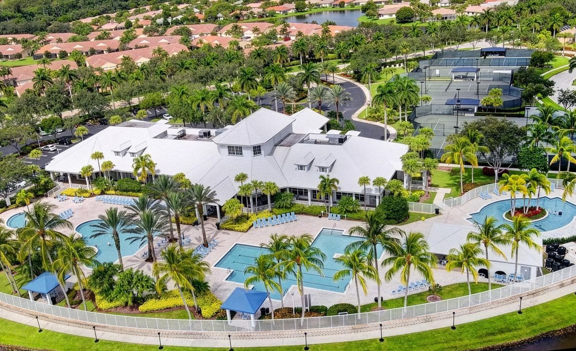 Activo con contrato: $400,000 (3 camas, 2 baños, 1617 Pies cuadrados)