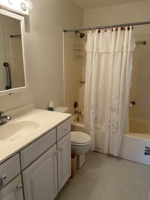 Activo con contrato: $165,000 (2 camas, 2 baños, 1000 Pies cuadrados)