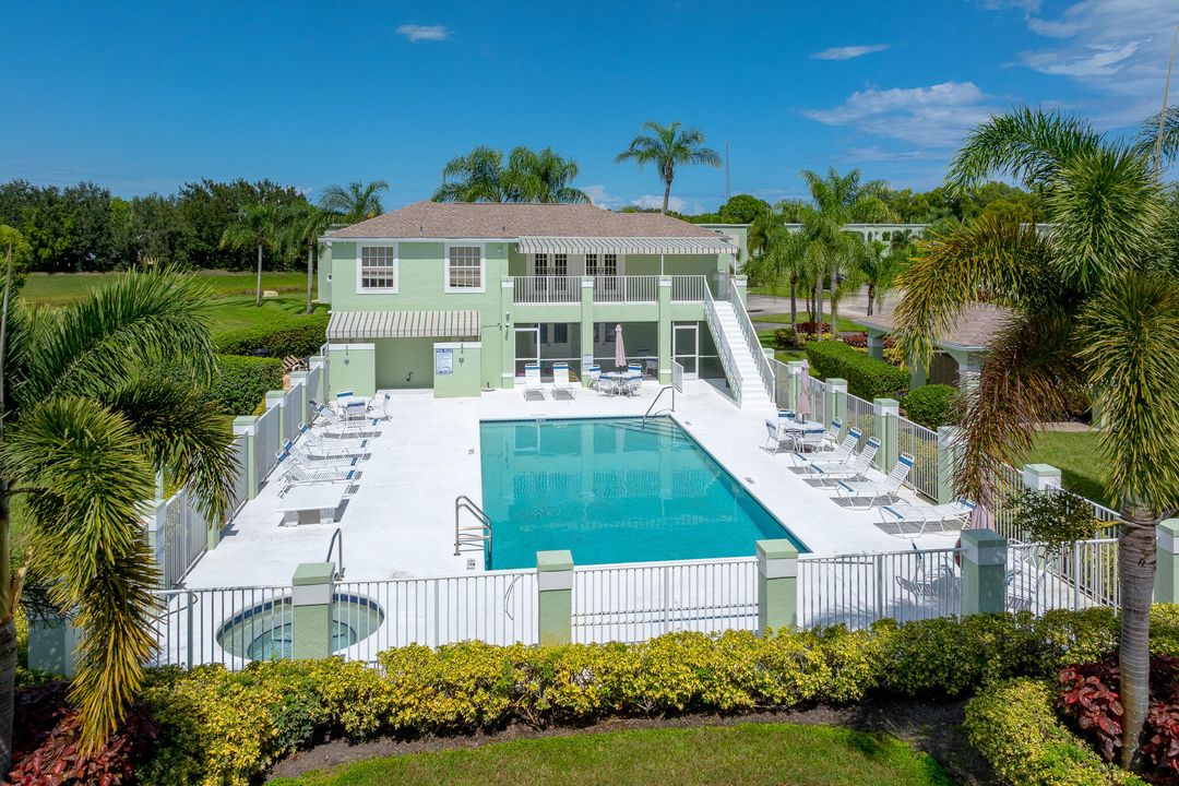 For Sale: $225,000 (2 beds, 2 baths, 1550 Square Feet)