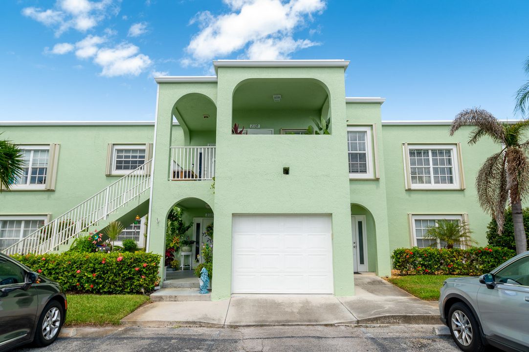 For Sale: $225,000 (2 beds, 2 baths, 1550 Square Feet)