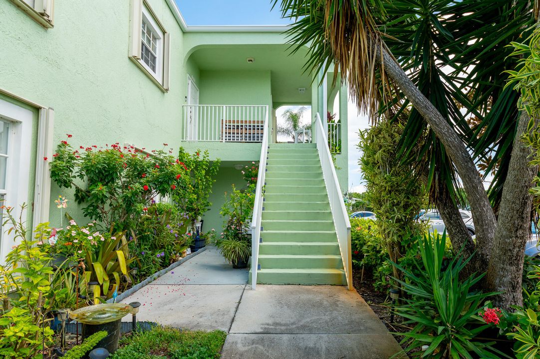 For Sale: $225,000 (2 beds, 2 baths, 1550 Square Feet)