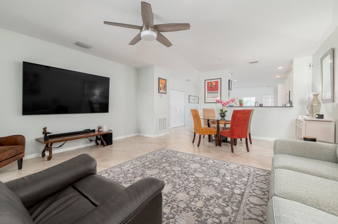 For Sale: $225,000 (2 beds, 2 baths, 1550 Square Feet)