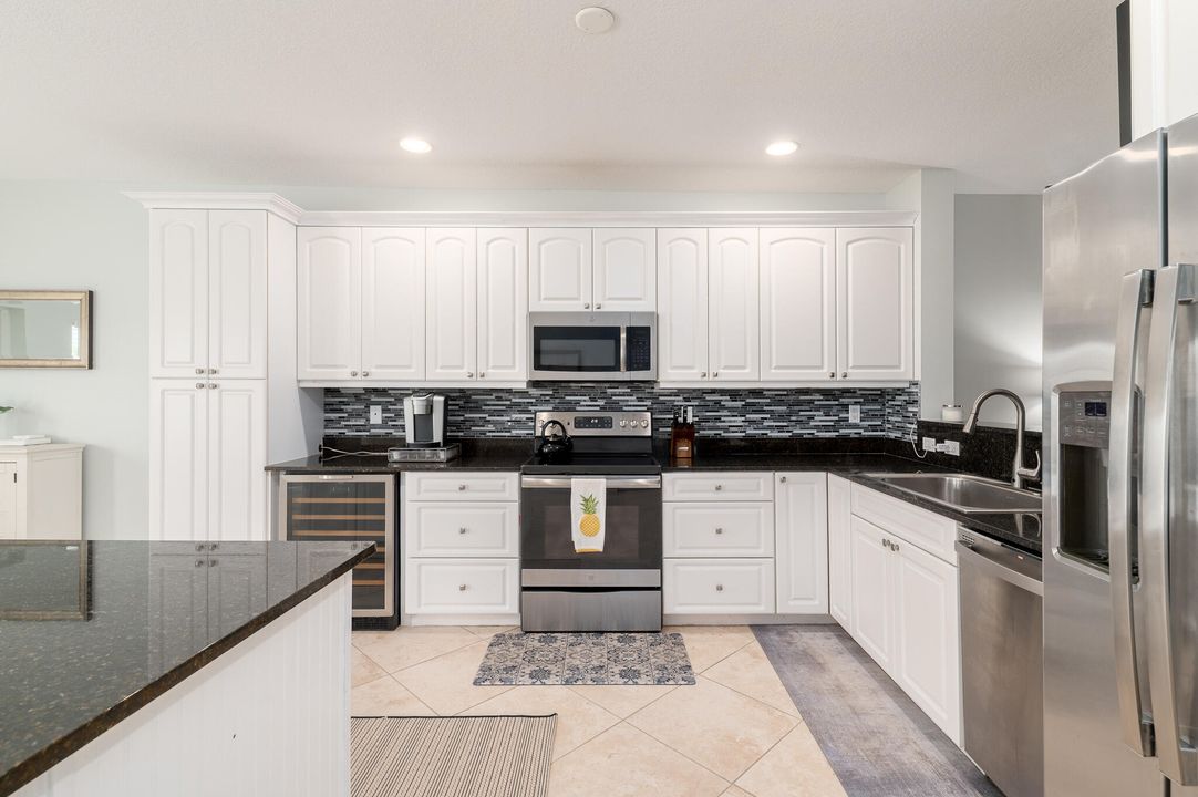 For Sale: $225,000 (2 beds, 2 baths, 1550 Square Feet)