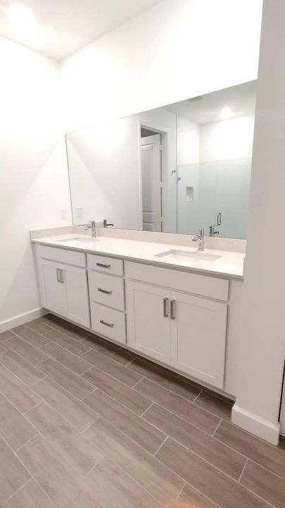 Active With Contract: $4,000 (4 beds, 2 baths, 2300 Square Feet)