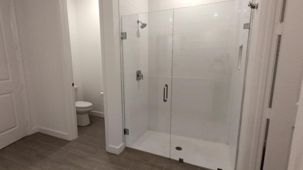 Active With Contract: $4,000 (4 beds, 2 baths, 2300 Square Feet)