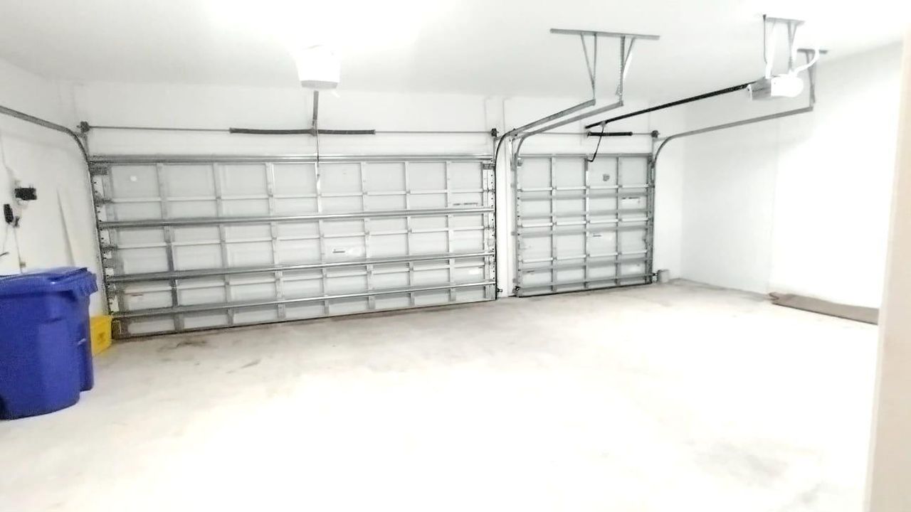 Active With Contract: $4,000 (4 beds, 2 baths, 2300 Square Feet)