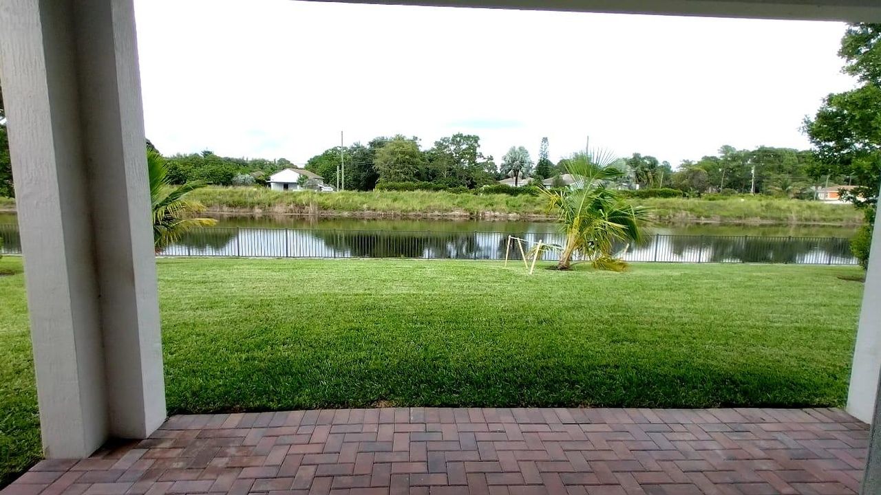 Active With Contract: $4,000 (4 beds, 2 baths, 2300 Square Feet)