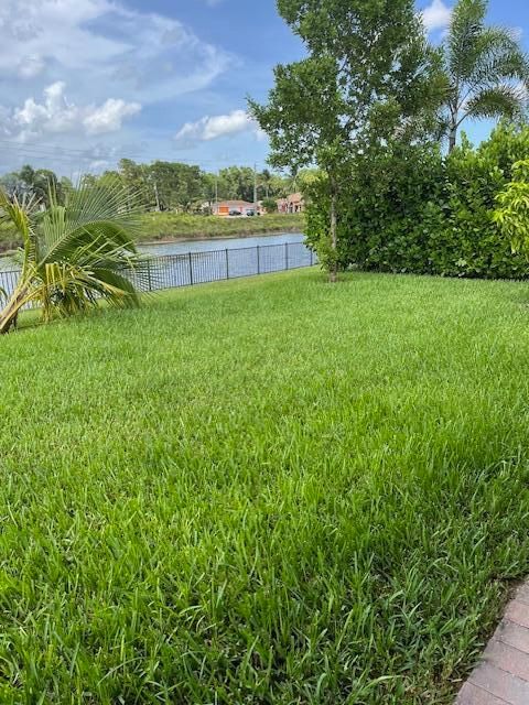 Active With Contract: $4,000 (4 beds, 2 baths, 2300 Square Feet)