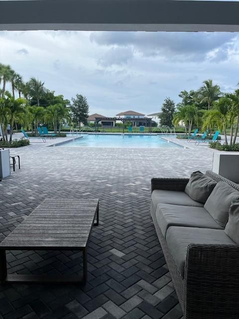 Active With Contract: $4,000 (4 beds, 2 baths, 2300 Square Feet)