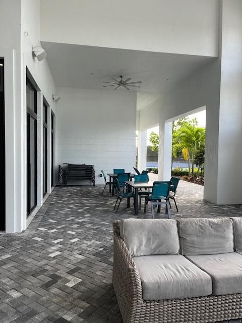 Active With Contract: $4,000 (4 beds, 2 baths, 2300 Square Feet)