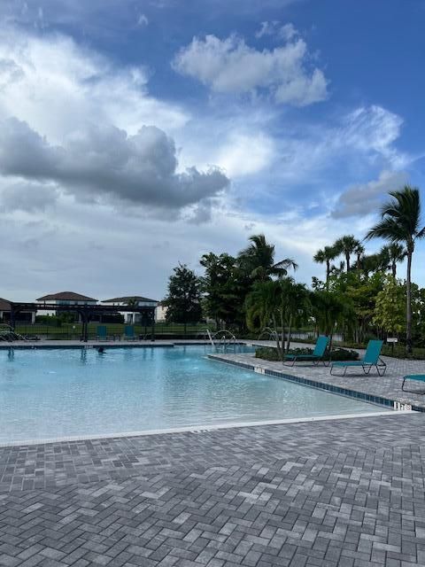 Active With Contract: $4,000 (4 beds, 2 baths, 2300 Square Feet)