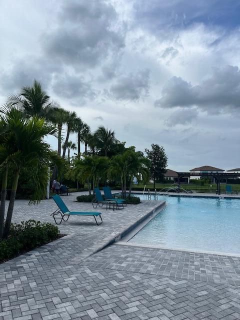 Active With Contract: $4,000 (4 beds, 2 baths, 2300 Square Feet)