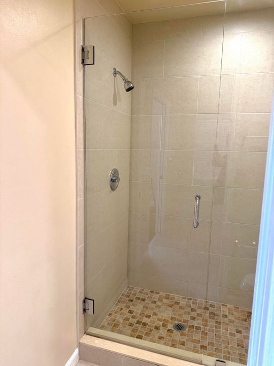 合同活跃: $3,500 (3 贝兹, 2 浴室, 1985 平方英尺)