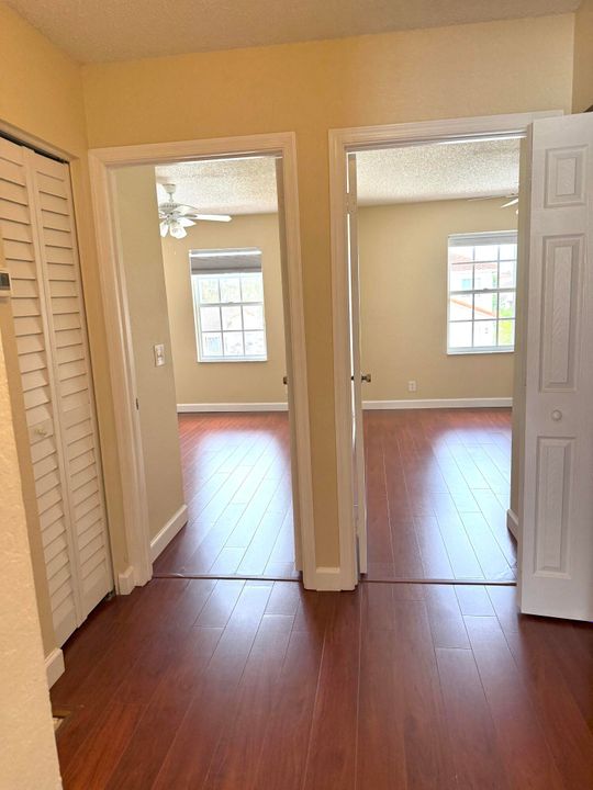 合同活跃: $3,500 (3 贝兹, 2 浴室, 1985 平方英尺)