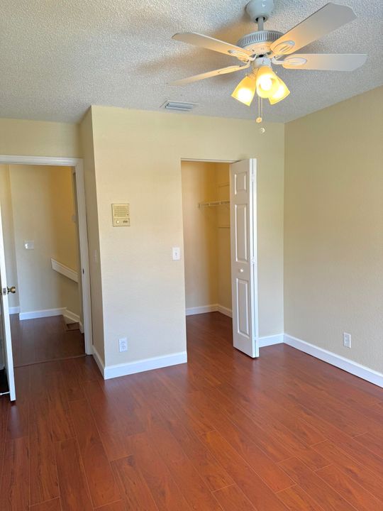 合同活跃: $3,500 (3 贝兹, 2 浴室, 1985 平方英尺)