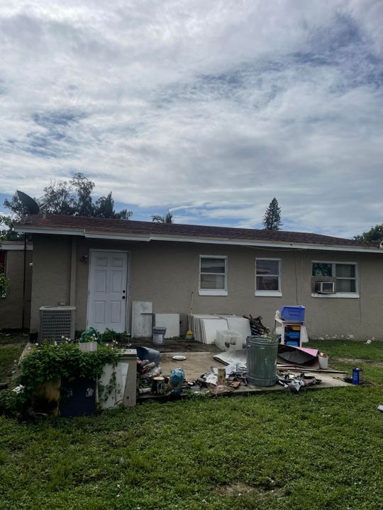 最近售出: $265,000 (3 贝兹, 1 浴室, 1228 平方英尺)