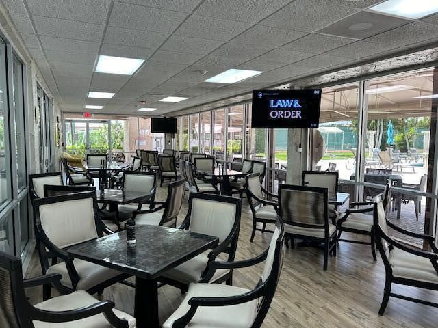 Activo con contrato: $165,000 (2 camas, 2 baños, 1000 Pies cuadrados)